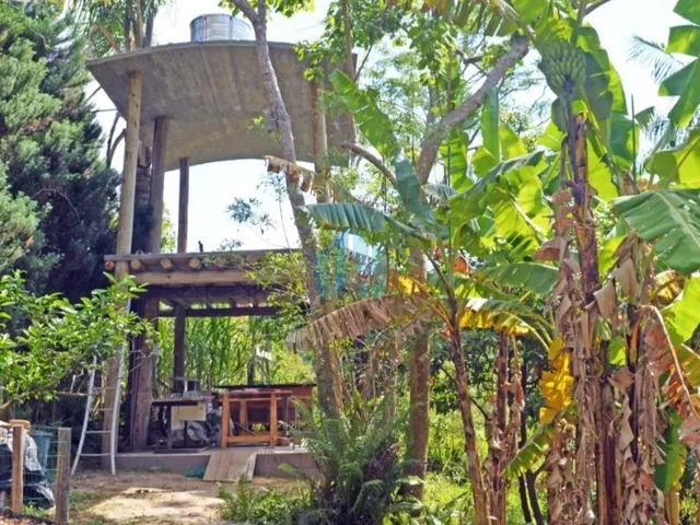 Imagem 13: Belo Imóvel com Dois Lofts + Salão, em Meio à Natureza e Próximo à Cachoeira