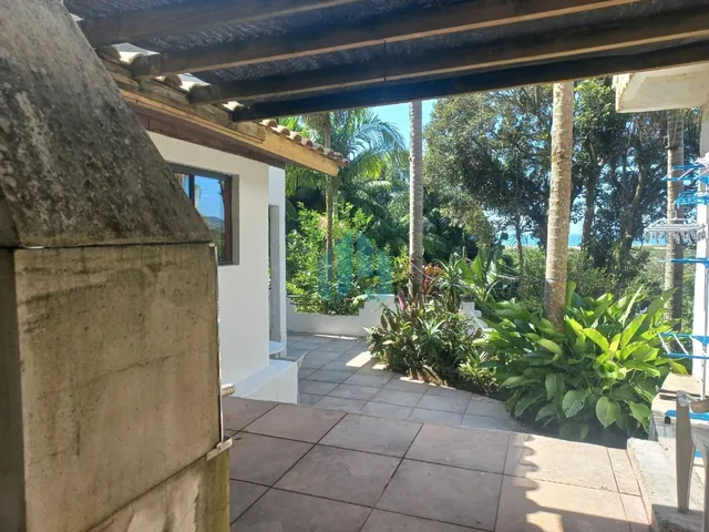 Imagem: Casa a 1,5 km da Praia do Siriú, com Linda