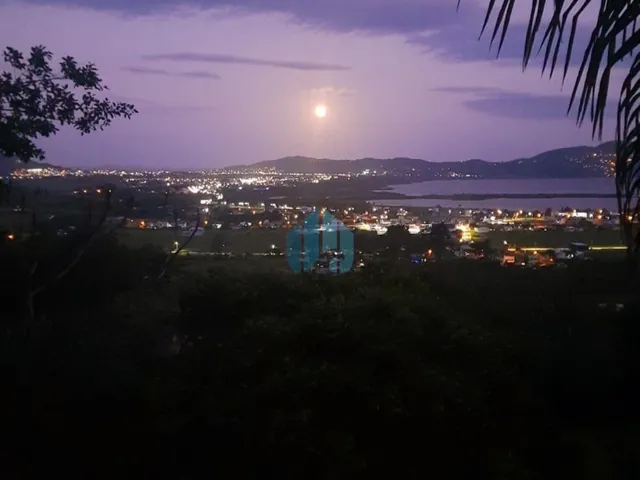 Imagem 4: Casa com Linda Vista p/ Lagoa, Mar e Cidade, em Meio a Natureza, Encantada