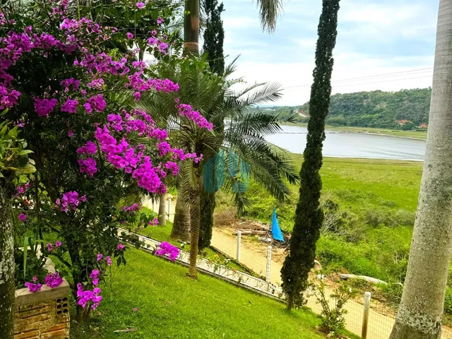 Imagem 12: Duas Casas com Deck com Vista para Lagoa e Mar, Localizadas no Bairro Costa de Macacu, em
