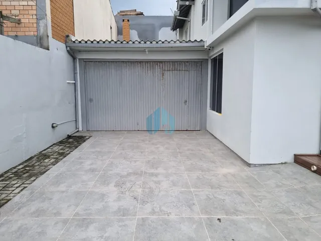 Imagem 3: Bela Casa Localizada a 150 m da Praia Central, no Centro de Garopaba!
