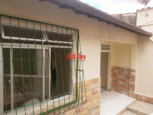 Imagem 1: Casa 3 Quartos e 5 Vagas no Caiçara