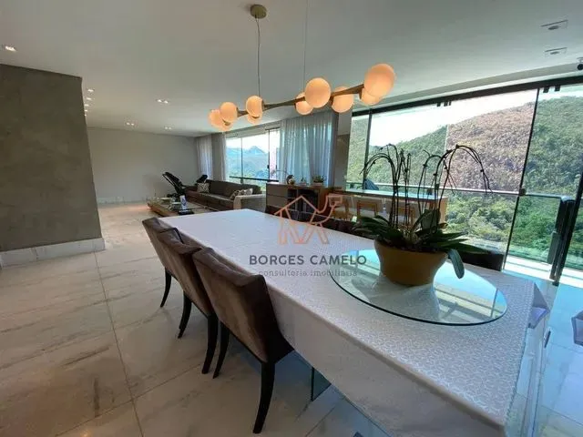 Imagem: Apartamento com 4 Dormitórios, 209 M²