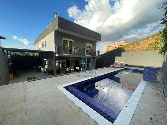 Imagem: Casa com 4 Suítes para Alugar, 313 M²