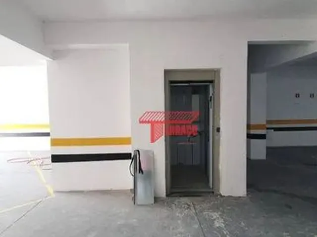 Imagem: O apartamento possui 2 Dormitórios, 1 Suíte, 2 Banheiros,