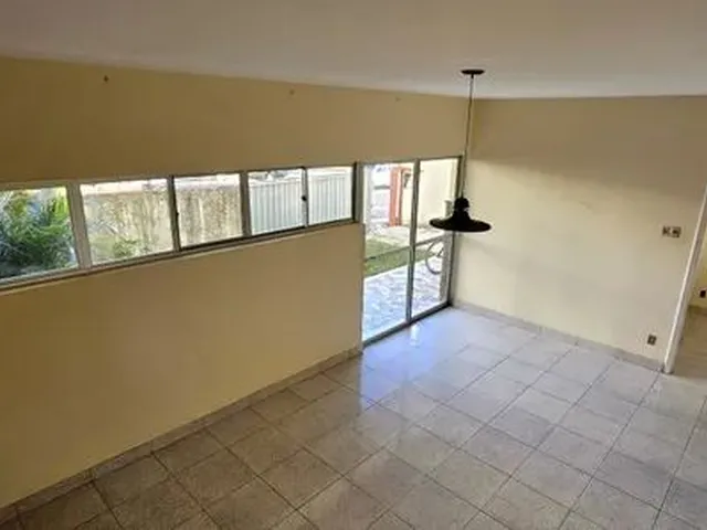 Imagem: Casa À Venda no Tirol!