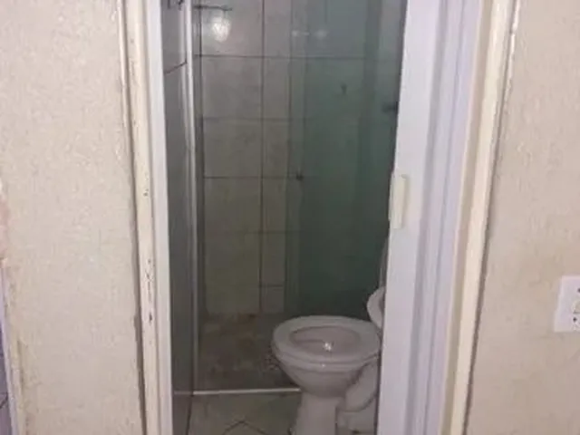 Imagem: O apartamento possui 2 Dormitórios, 1 Banheiro, 1 Vaga na