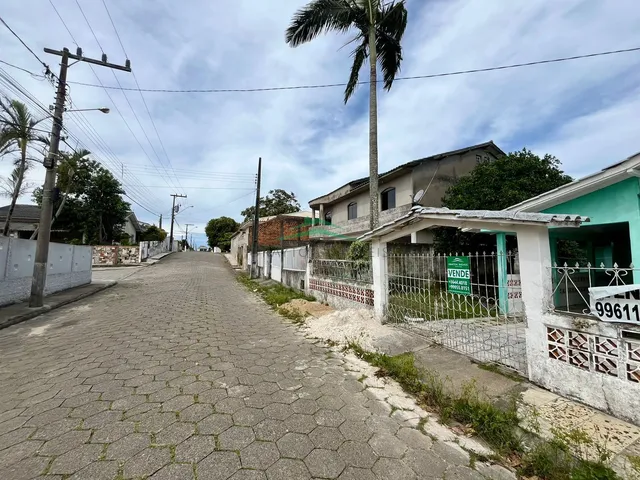 Imagem 11: Casa com quintal na Cabeçuda