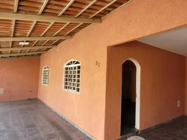 Imagem: Casa com Piscina no Centro de Ceilândia