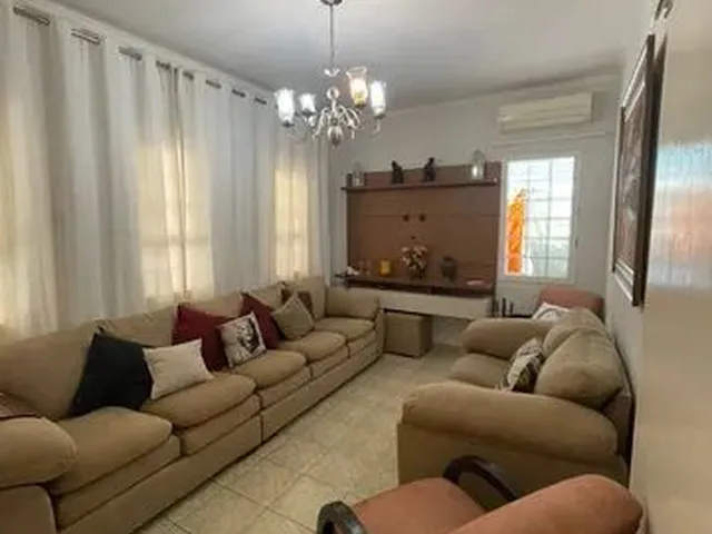 Imagem: Linda Casa de 3 Dormitórios no Centro de