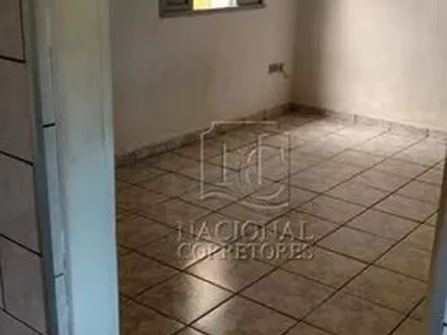 Imagem: A casa possui 3 Dormitórios, 2 Banheiros, 100m² de Área