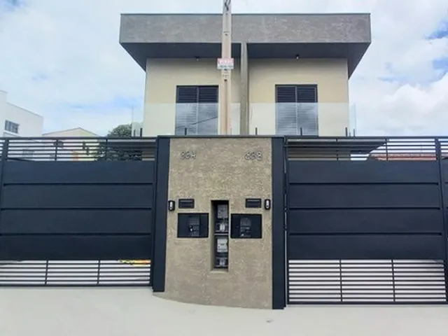 Imagem: A casa possui 3 Dormitórios, 3 Suítes, 4 Banheiros, 2
