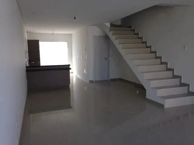 Imagem 8: Sobrado a Venda em Pirabeiraba, com 3 Suítes, Espaço para Piscina