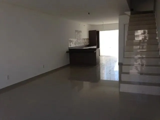 Imagem 10: Sobrado a Venda em Pirabeiraba, com 3 Suítes, Espaço para Piscina