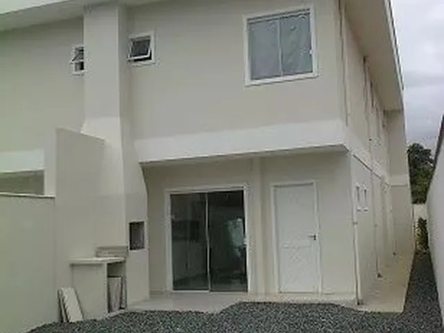 Imagem 4: Sobrado a Venda em Pirabeiraba, com 3 Suítes, Espaço para Piscina