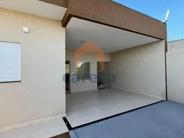 Imagem: A casa possui 3 Dormitórios, 1 Suíte, 2 Banheiros, 2