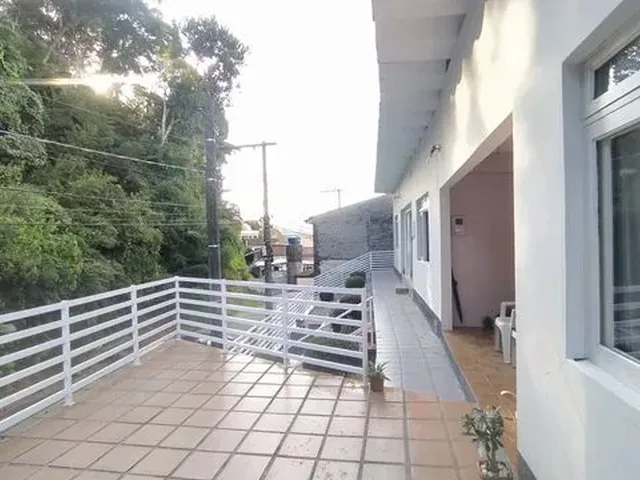 Imagem: Casa Mobiliada com Terraço À Venda no