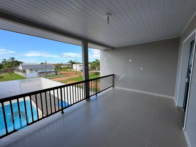 Imagem 3: Sobrado à venda em Guaratuba-PR, no bairro Coroados, (porteira fechada) com 4 quartos, 2