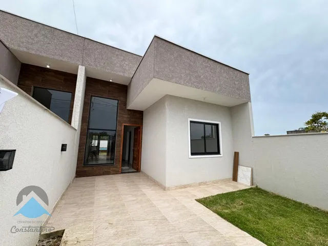 Imagem: Casa à venda com pisicina á 600m do mar