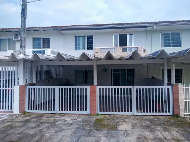 Imagem: Sobrado em Guaratuba próximo a praia no