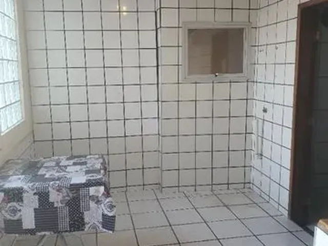 Imagem 8: Aluguel de Casa em Maruípe com Dois Quartos (Sendo Uma Suíte). 01 Vaga de Garagem