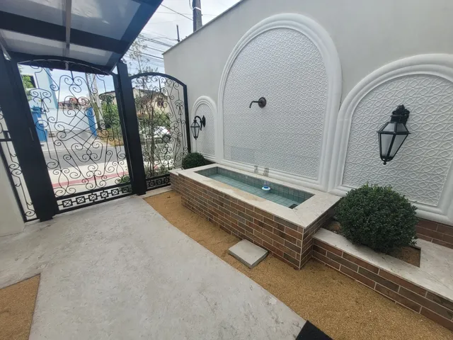 Imagem: O apartamento possui 2 Dormitórios, 1 Suíte, 2 Banheiros,
