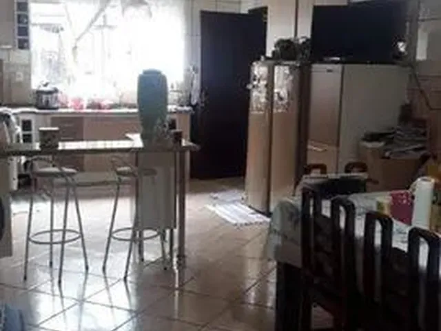 Imagem: A casa possui 4 Dormitórios, 2 Suítes, 4 Banheiros, 4