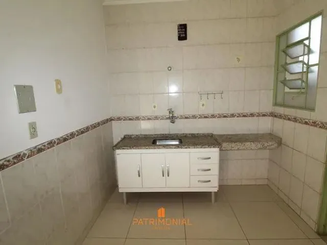 Imagem 4: Casa para Aluguel, 2 Quartos, 1 Vaga, Jardim dos Comerciários - Belo Horizonte/Mg