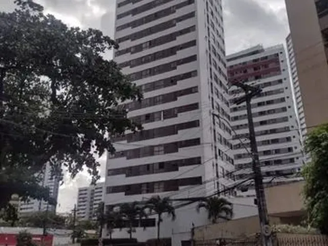 Imagem: O apartamento possui 2 Dormitórios, 1 Suíte, 2 Banheiros,
