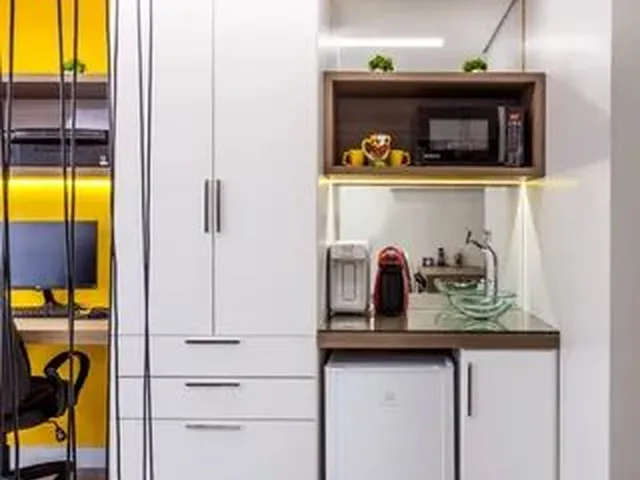 Imagem 3: Sala Comercia Mobilibiada no Centro de Curitiba