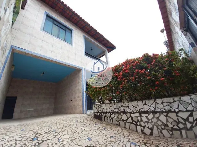Imagem 8: Casa para Venda em Itapuã, Casa 3 Quartos (Suítes), Solta, Espaçosa, Rua Tranquila