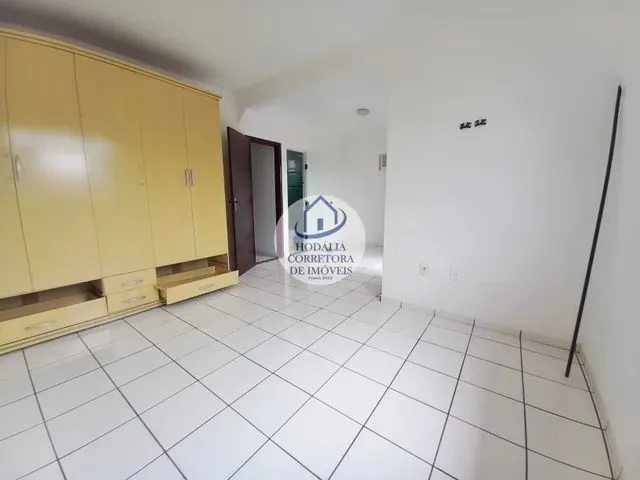 Imagem 3: Casa para Venda em Itapuã, Casa 3 Quartos (Suítes), Solta, Espaçosa, Rua Tranquila