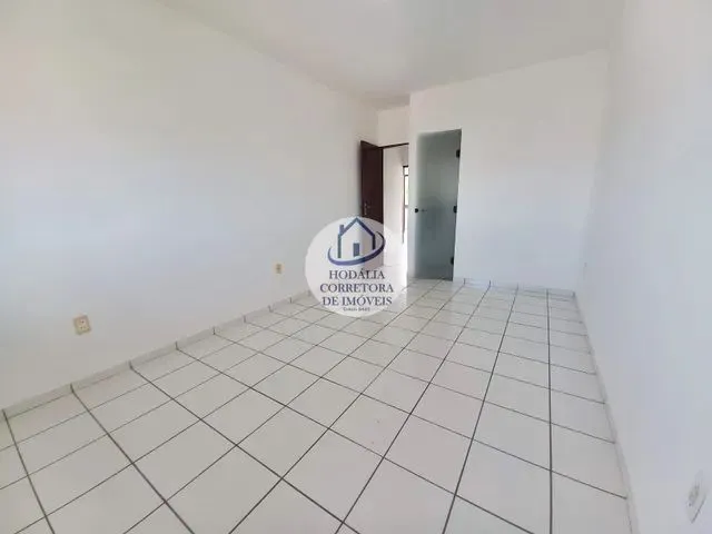 Imagem 4: Casa para Venda em Itapuã, Casa 3 Quartos (Suítes), Solta, Espaçosa, Rua Tranquila