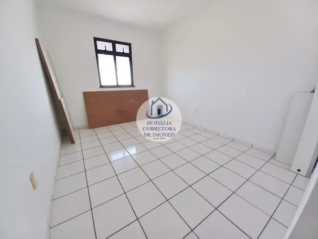 Imagem 2: Casa para Venda em Itapuã, Casa 3 Quartos (Suítes), Solta, Espaçosa, Rua Tranquila