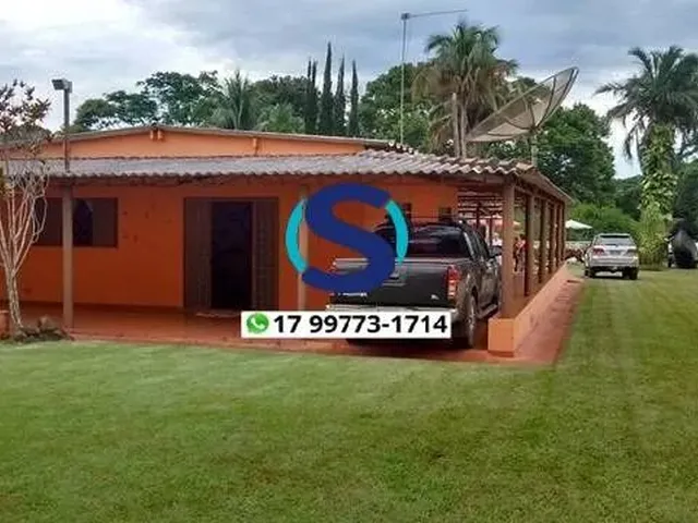 Imagem: A casa possui 5 Dormitórios, 1 Banheiro, 6.050m² de Área
