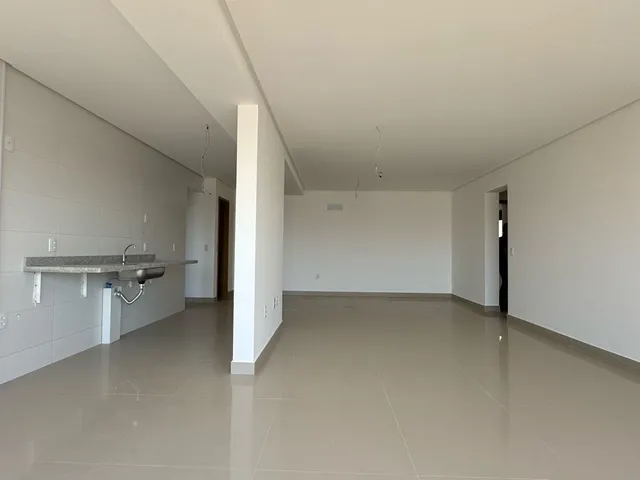 Imagem 7: Apartamento de Luxo com 3 Suítes e 2 Vagas de Garagem no Setor Bueno - Goiânia-GO