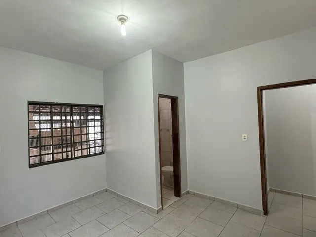 Imagem 15: Imperdível casa à venda no Setor Bueno em Goiânia-GO: 3 quartos, 1 suíte, 2 salas, 3
