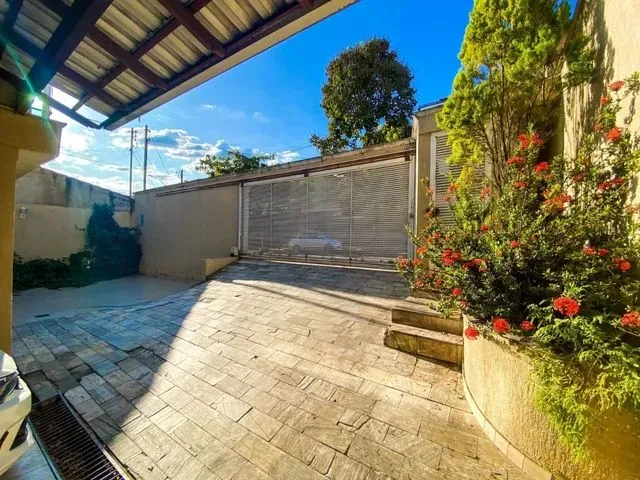 Imagem 13: Casa com 4 Dormitórios À Venda em Contagem