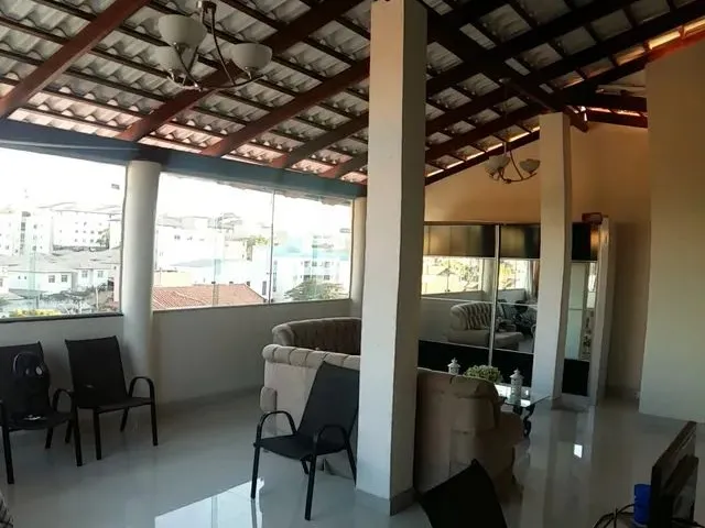 Imagem 7: Casa com 4 Dormitórios À Venda em Contagem