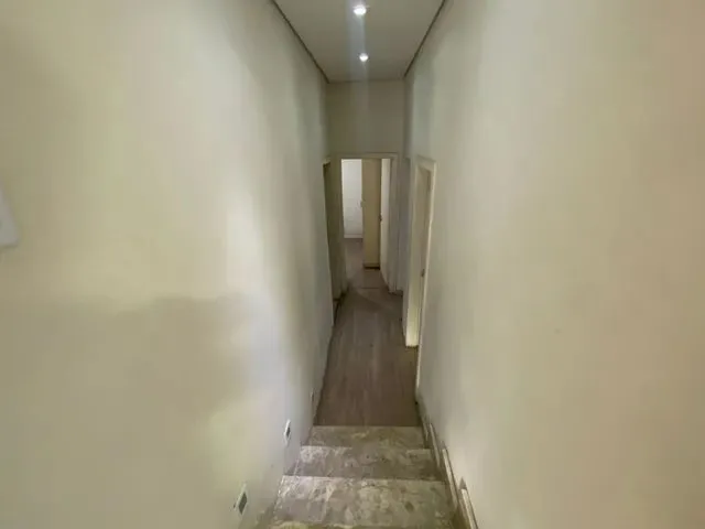 Imagem 2: Casa com 4 Dormitórios À Venda em Contagem