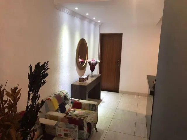 Imagem 7: Casa com 3 Dormitórios À Venda em Contagem