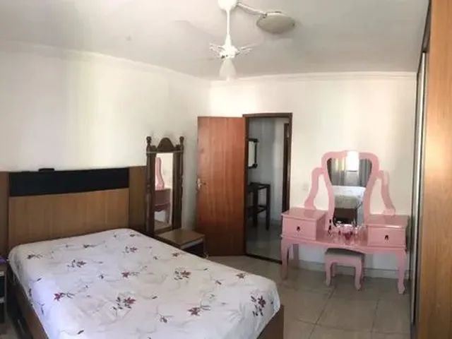 Imagem 4: Casa com 3 Dormitórios À Venda em Contagem