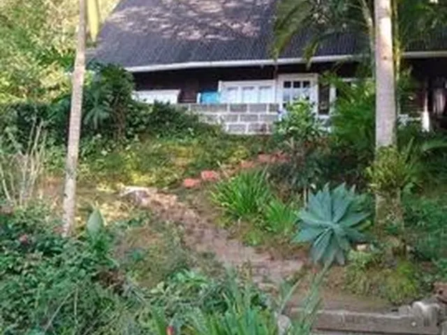 Imagem: A casa possui 2 Dormitórios, 2 Banheiros, 250m² de Área