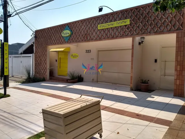 Imagem: A casa possui 3 Dormitórios, 2 Suítes, 7 Banheiros, 2 Vagas