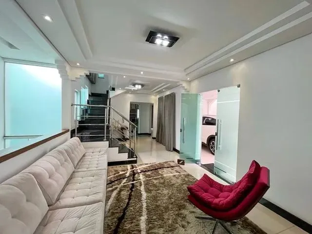 Imagem: Casa com 4 Dormitórios À Venda em Belo