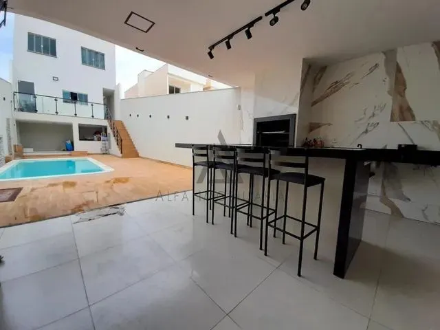 Imagem: Ed-Casa com Piscina de 3 Quartos com Suíte