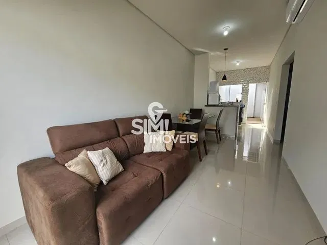 Imagem: A casa possui 1 Dormitório, 1 Suíte, 2 Banheiros, 1 Vaga