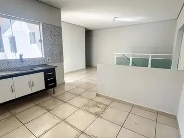 Imagem: A casa possui 2 Dormitórios, 1 Suíte, 3 Banheiros, 100m²