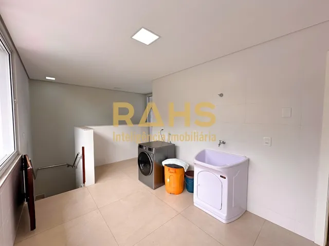 Imagem 5: Sobrado com 220 m² e Jacuzzi na área de festas à venda no Costa e Silva - Joinville SC
