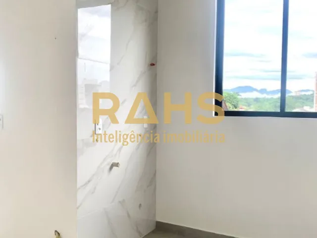 Imagem 2: Linda cobertura com 170m² com 3 quartos sendo uma suite, 2 vagas de garagem no bairro